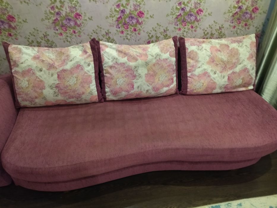 Продам диван 75.000 торг г. Уральск