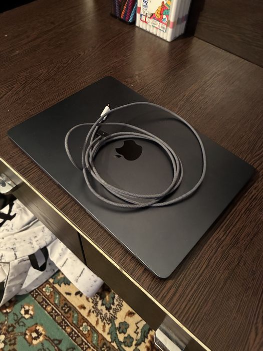 Macbook Air 13” M3 8/256GB