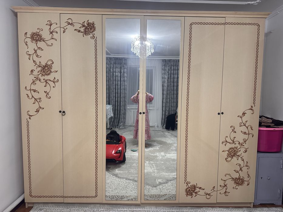 Спальный горнитур продам