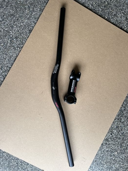 Кормило RaceFace, лапа RaceFace Ride