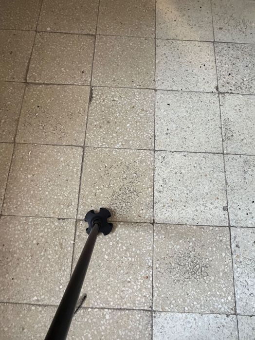 Бастуни - черни, леки и елегантни