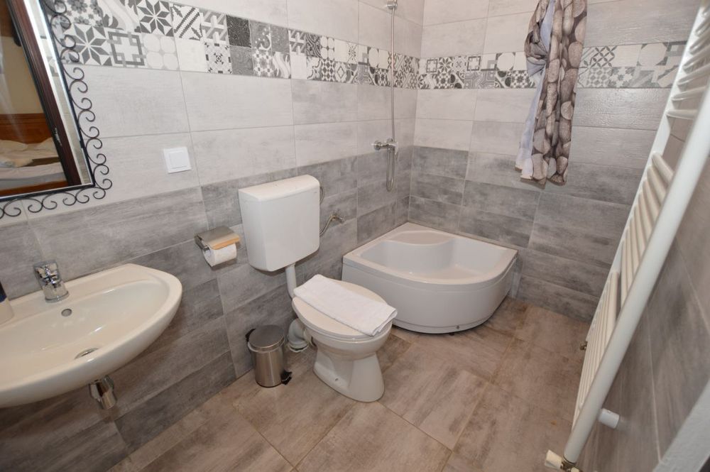 Casa Muntilor Prejba Rau Sadului 
Se afla in Râu Sadului Județul Sibiu