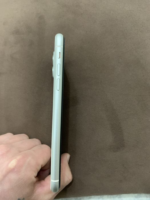 Продам телефон 11 iphone