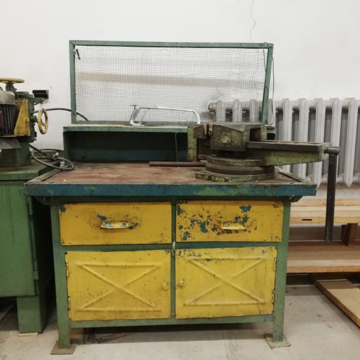 Продам столы (рабочие, слесарные, для гаража)