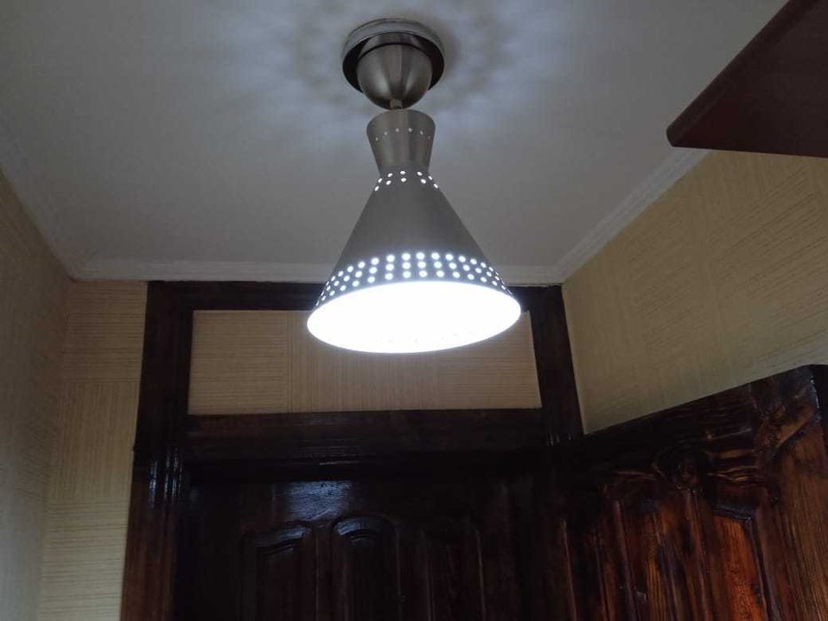 Продам люстры срочно!