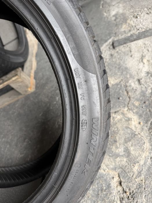 4 anvelope iarna 235/40/19 , Pirelli , TO ( echipate Tesla ) , 6.5 mm !