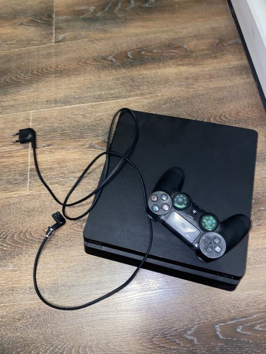Продава се playstation 4 slim