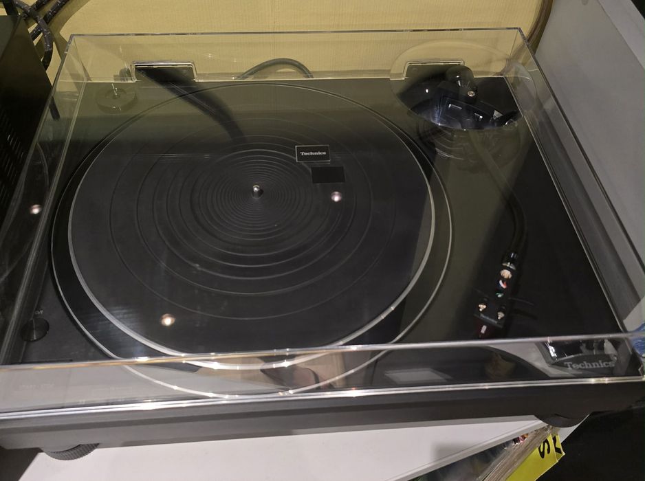 Грамофон Technics SL-1500C