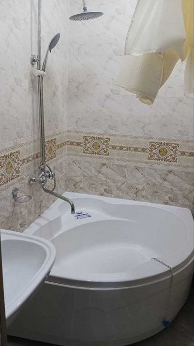 Сдается свой 4/2/5 квартира массив Ахмад Югнакий