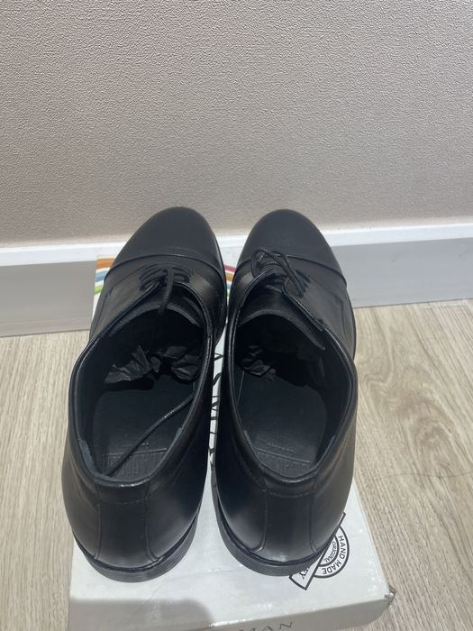 Продам обувь на школьника подростка