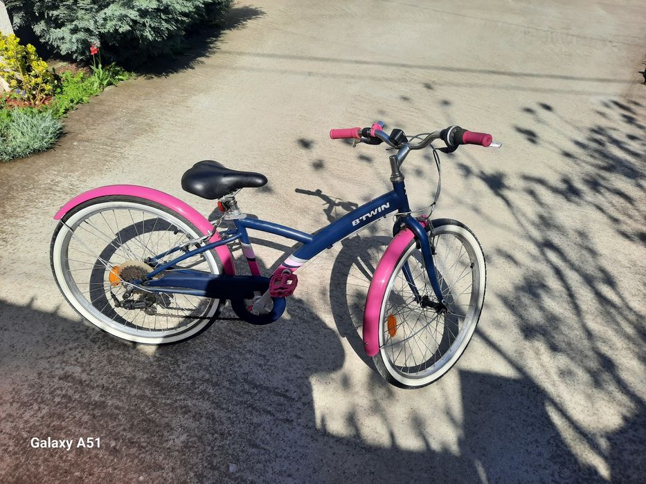 Vând bicicletă  fete