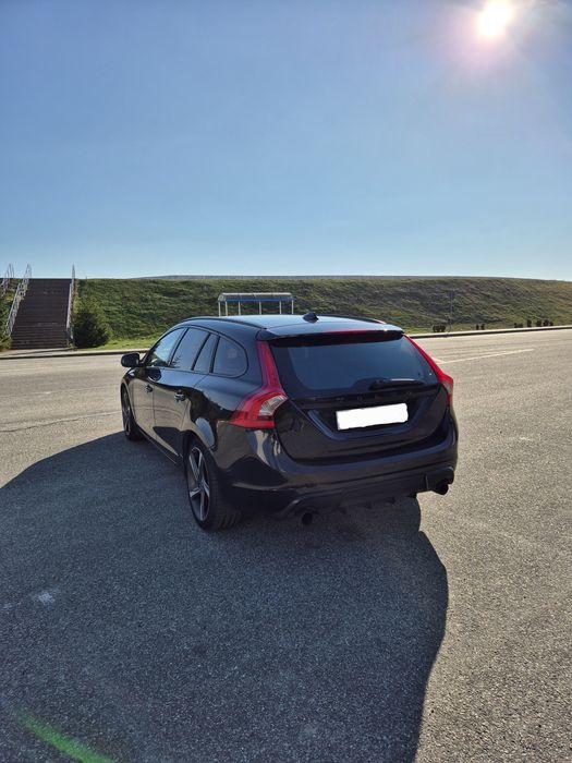 Volvo R-design V60-1.6 benzina-179 CP
