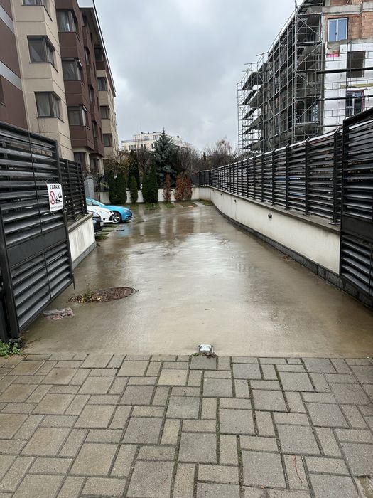 Дава се под наем Гараж / Паркомясто в София, Кръстова вада - 15 кв.м за 76.5 € - Снимка #1