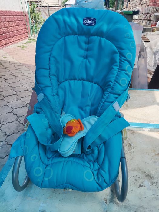 Продам детский шезлонг и горшок