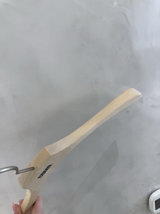 Деревянные вешалки для одежды