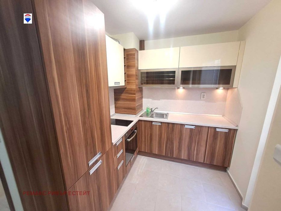 Дава се под наем Двустаен апартамент в Русе, Център - 73 кв.м за 382.5 € - Снимка #2