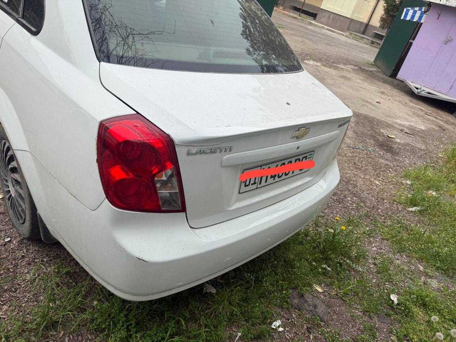 Продается Lacetti 2012 года  1.6 мотор