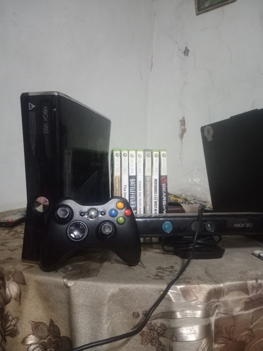 Xbox 360 slim продам срочно
