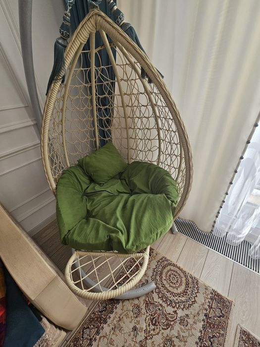 Столы и стулья,гамак  б/у в отличном состоянии