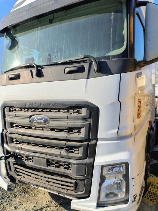 Dezmembrez Ford FMAX 500