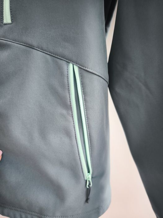 Geaca antivant Quechua 149-159/12 ani