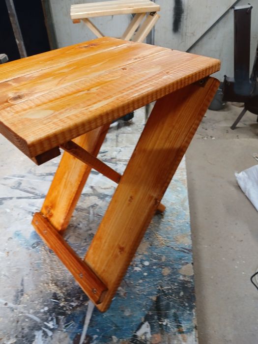 Стол-стълба и сгъваемо столче