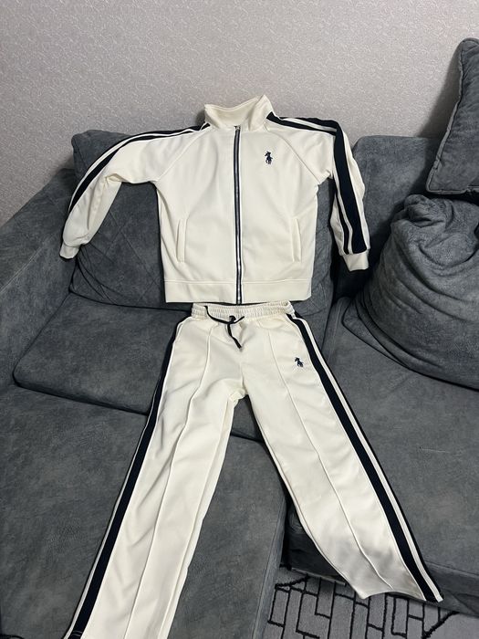 Продам спортивный костюм