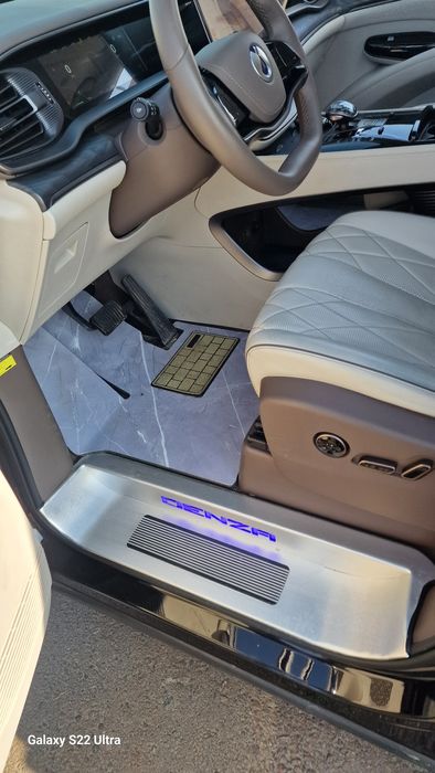 BYD DENZA D9 продам