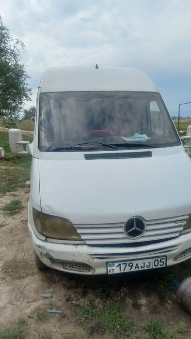 Спринтер 2001 г/п,мотор 2/9