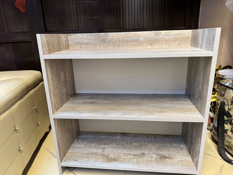 Продам полку срочно до 27 февраля