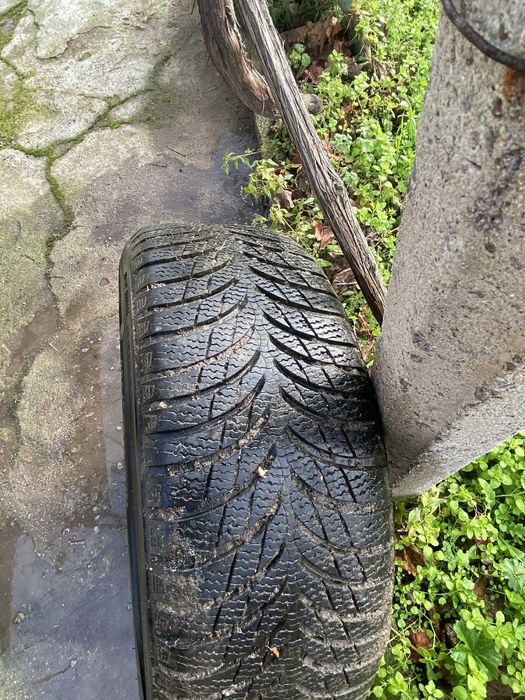 Размер 205 55 16 цола зимни със джанти почти нови цена 550 лв