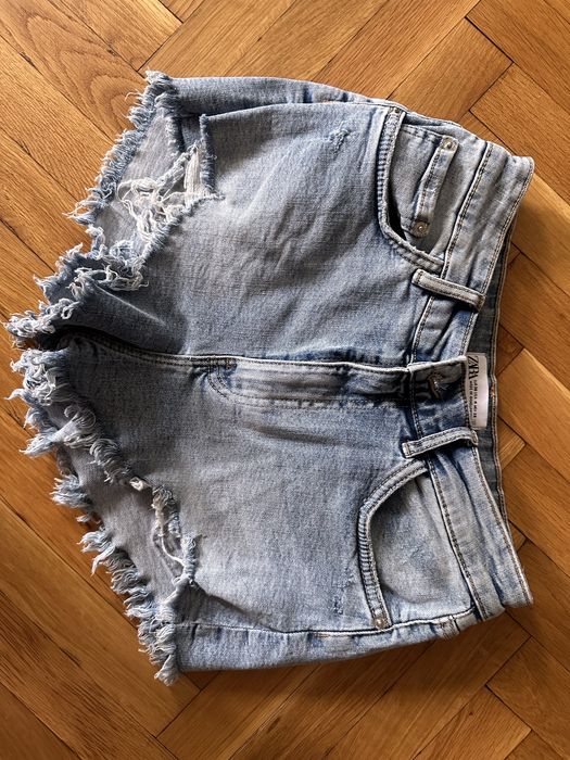 Къси панталони Zara Bershka