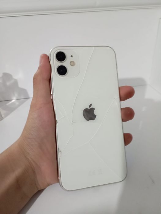 Iphon 11,128 гб торг не большой