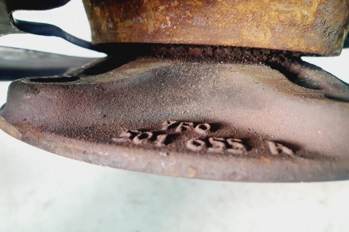 Fuzeta dreapta spate 7p0505436b 3.0 tdi Volkswagen VW Touareg generatia 2 7P  [din 2010 pana  2014]