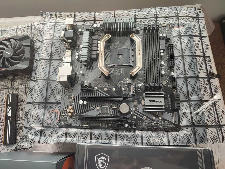 Компютър Ryzen 5 / B450 / 16GB RAM / SSD / RX 570 / Гаранция