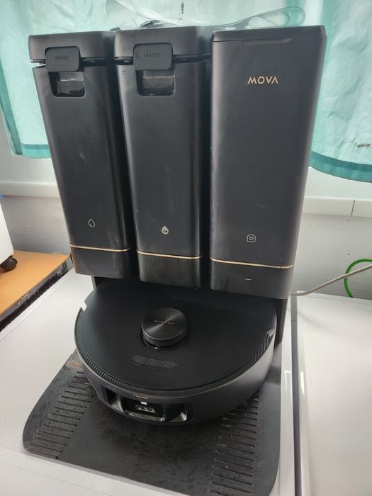 Миеща прахосмукачка робот