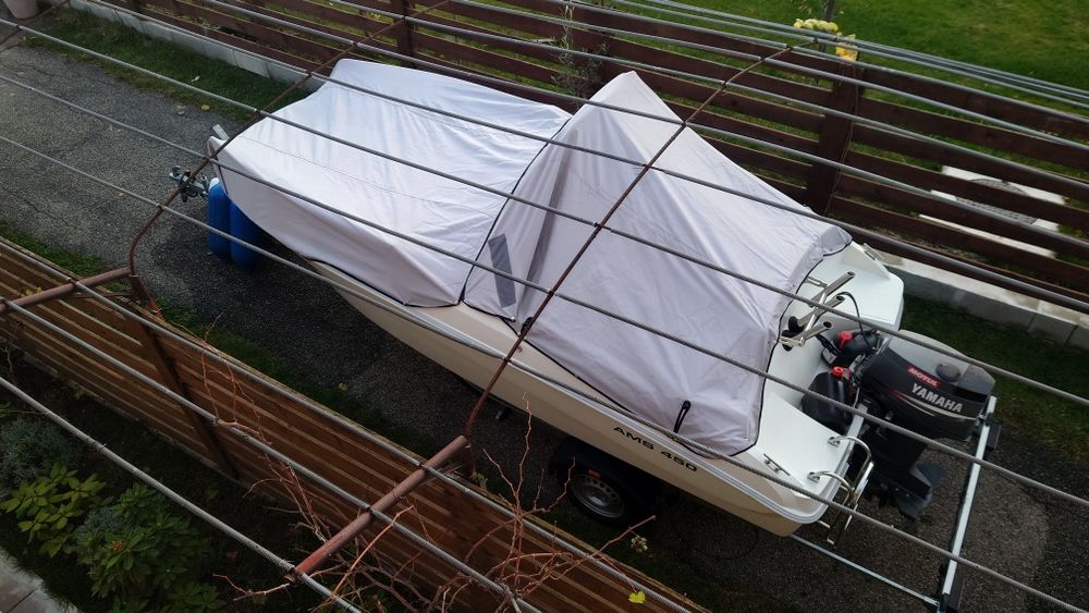 Vând barcă Remus 450 cu periodic și motor 2 timpi 30cp Yamaha