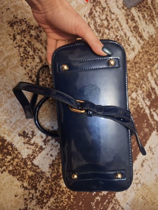 Чанта син лак като нова плюс подарък