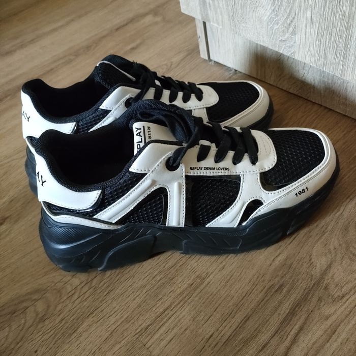 Дамски сникърси  Ripley