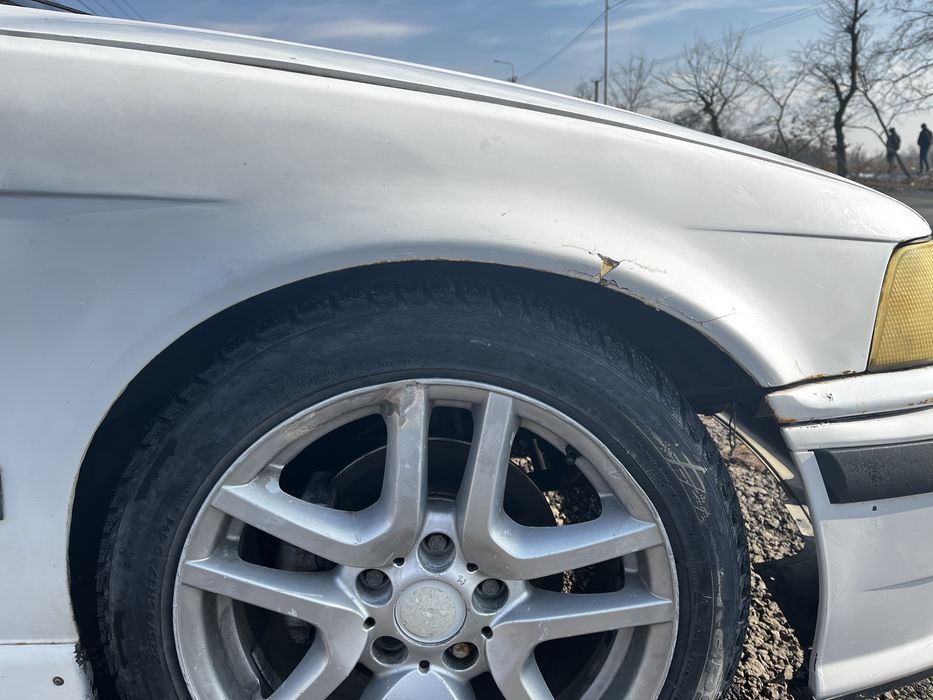 BMW 320 E36 1991 год