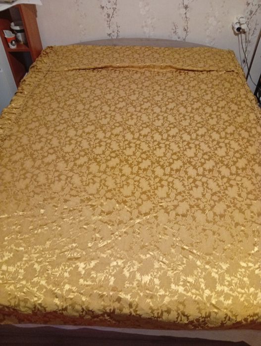 Покривка златиста с драперии за легло/спалня 1.40/2м