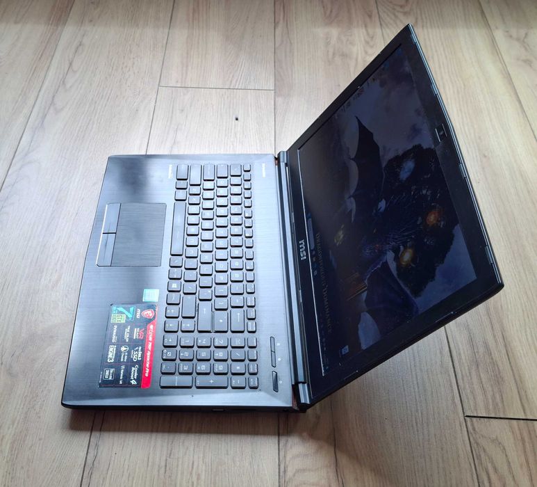 15.6' IPS MSI Apache Core i7-7700HQ/GTX 1060 3GB/16GB/512GB SSD/Бат.4ч.