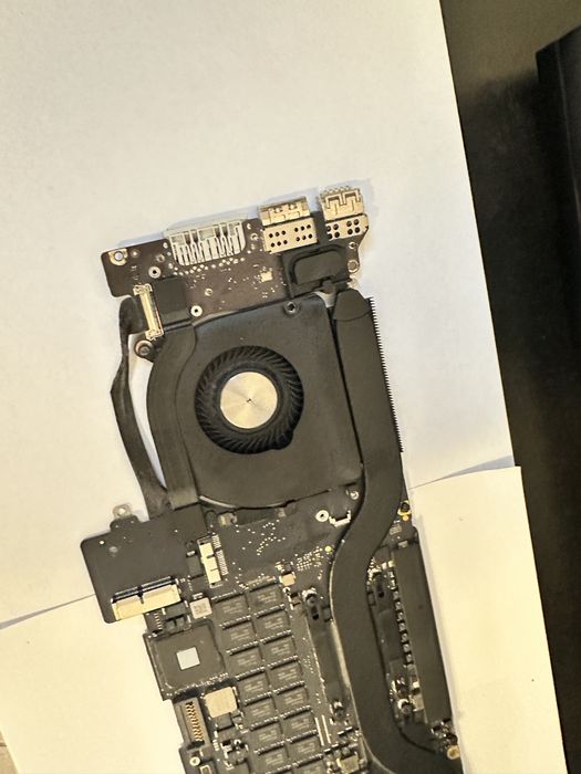 Placa  Baza  Apple  Macbook Pro  15   A1398   pentru piese