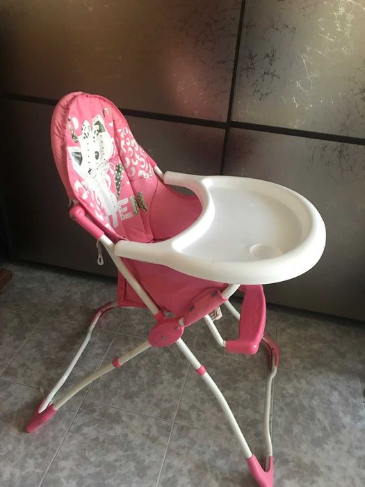 Продавам детско,бебешко столче за хранене -напълно запазено