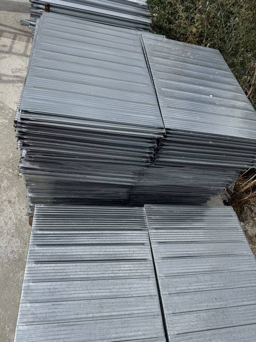 Плотове от индустриални рафтове