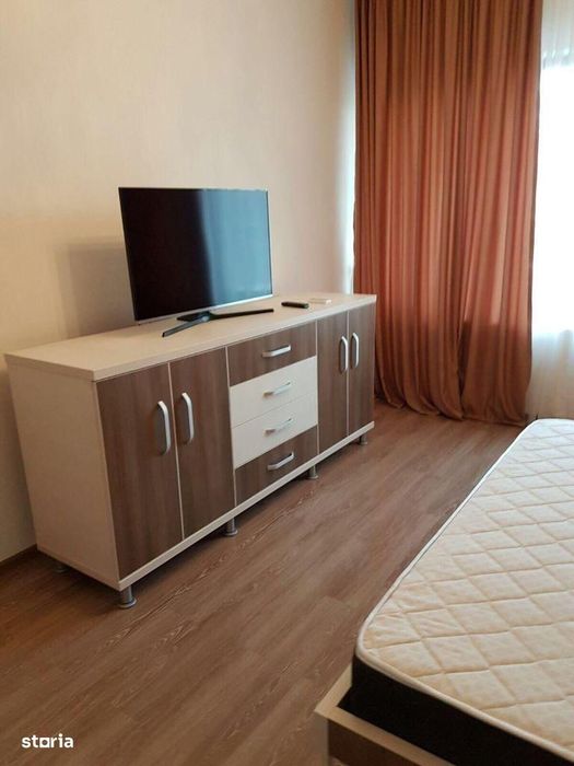 Vila lux de 5 camere cu parcare subterana în zona Bragadiru - Ghencea