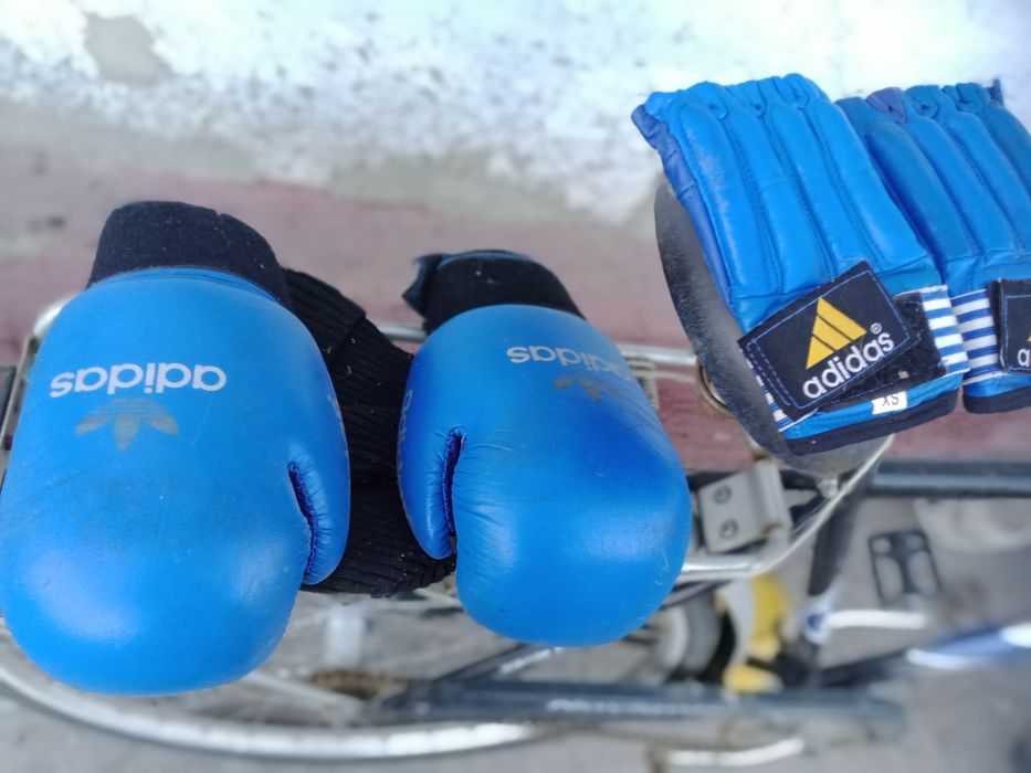 Перчатки для бокса