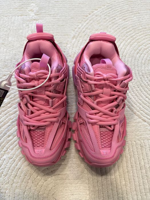 Balenciaga track
