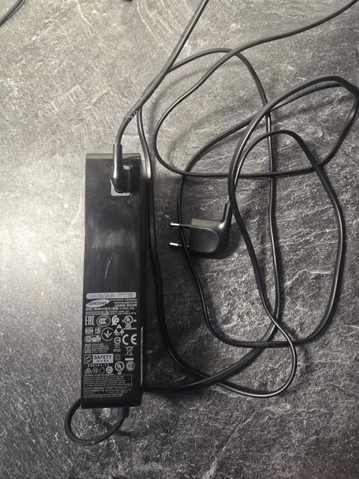 32" Monitor de Gaming curbat Odyssey G7 cu 1000R