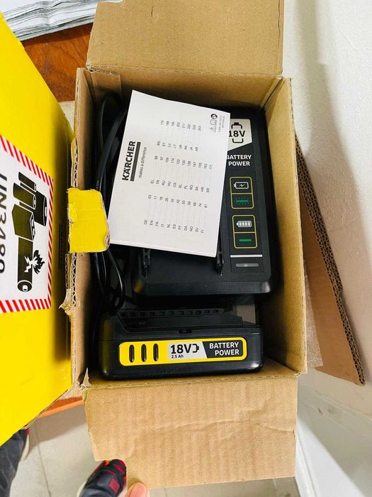 Kit Kärcher 18 V- o baterie de 18 V/2,5 Ah + incarcator - pentru piese
